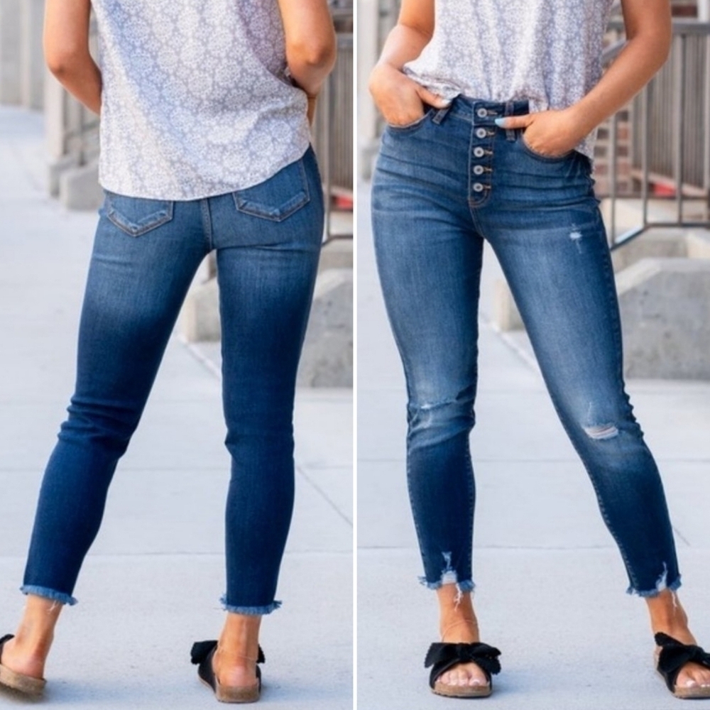 KanCan 3 25 Skinny Distressed Chelsea Jegging Exposed Button Medium Wash Jeans